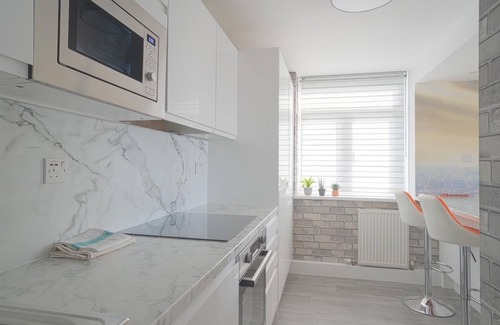 Kemptown Apartment | Bright & Modern 1-Bedroom Flat in Central Brighton 2 Single Beds Walk to Beach