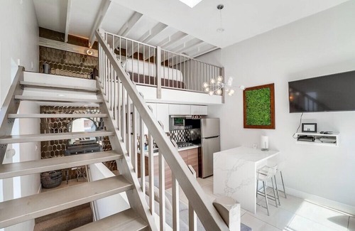 Little Italy Condo | Bright & Modern 2 Level Unit in heart of Little Italy