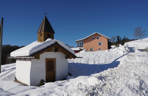 Lalling Apartment | Bright, modern, fully equipped vacation apartment with wonderful panoramic views towards the Alps