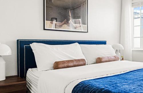 West Colfax Apartment | Bright & Modern Retreat - King Beds - Sloans Lake