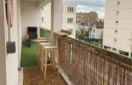 Quartier de Becon Apartment | Bright & Modern Studio with Large Terrace Near La Défense & St Lazare
