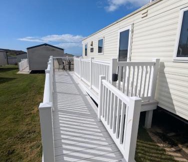 Weymouth Resort | BRIGHT MODERN STYLE CARAVAN WITH VIEWS on HAVEN LITTLESEA WEYMOUTH