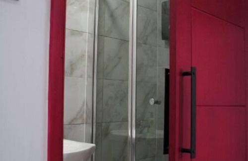 Peterborough Apartment | Bright Newly Refurbished Studio (Peterborough)