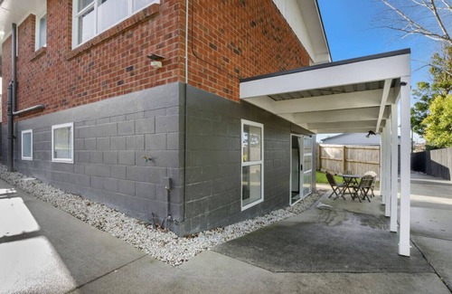 Saint Johns Apartment | Bright 3-Bedroom Unit with Parking and Kitchenette