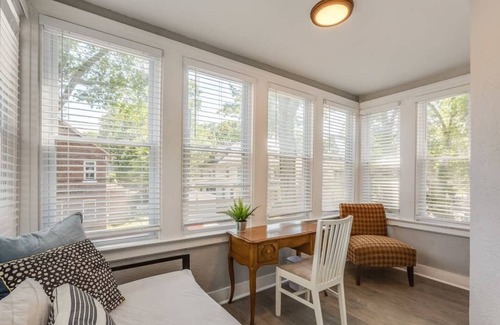 Weequahic Apartment | Bright Renovated 6-BR Duplex Apt - Newark near EWR