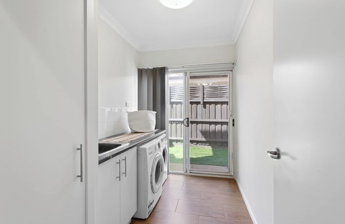 Point Cook House | Bright, Spacious Point Cook Home