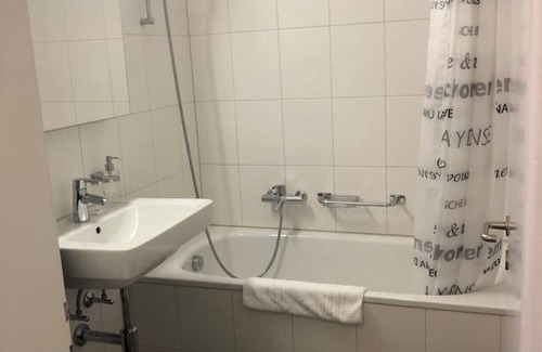 District 6 Apartment | Bright studio in the city center (Greenyard 1)
