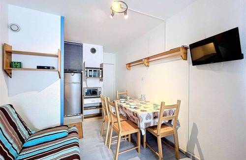 Villarembert Apartment | Bright Studio · Ski-in/Ski-out · South-Facing Balcony
