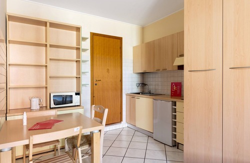 Historic Center Apartment | Bright Studio with balcony by Wonderful Italy