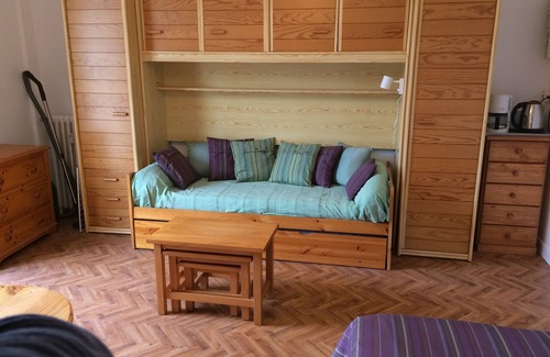 La Bourboule Apartment | Bright studio with balcony and wifi for 2/4 people in the center of town