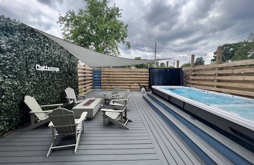 Chattanooga House | Bright stylish home minutes to downtown! New build with HUGE pool/hot tub combo!