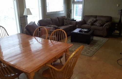 Silver Star Mountain Ski Chalet | Bright Unit with Lots of Windows, Private Hot Tub