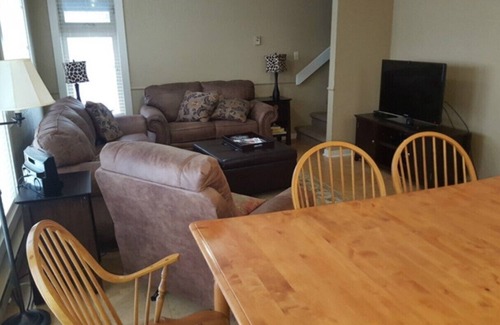 Silver Star Mountain Ski Chalet | Bright Unit with Lots of Windows, Private Hot Tub