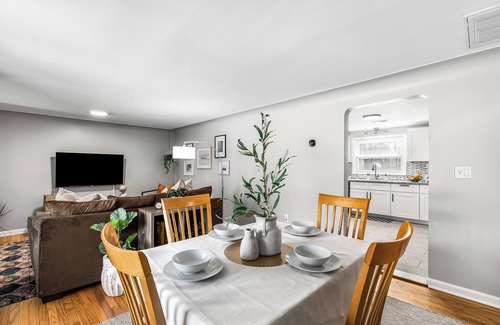 Shelby Township Apartment | Bright & Spacious 2BR | Huge Backyard | Shelby Twp