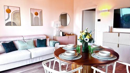 Predore Apartment | Brighter Days - Two-room apartment with lake view and pool