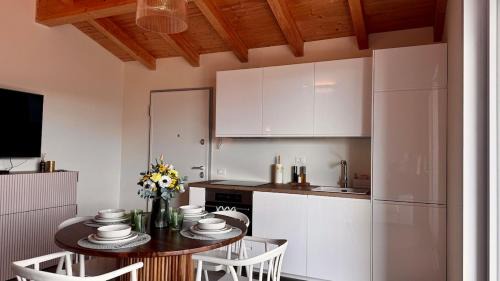 Predore Apartment | Brighter Days - Two-room apartment with lake view and pool