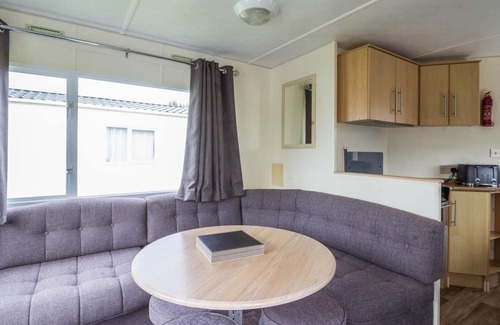 Skegness House | Brilliant 8 berth caravan at Southview Holiday Park in Skegness ref 33015W