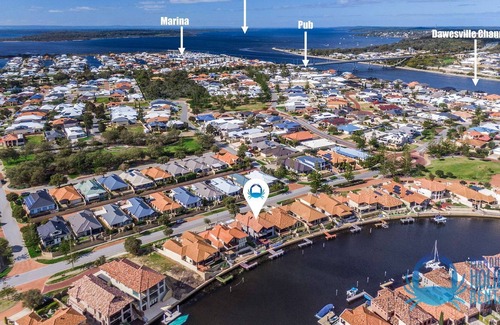 Wannanup House | Bring the Boat and enjoy the elegance of canal living