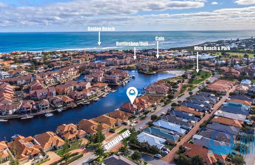 Wannanup House | Bring the Boat and enjoy the elegance of canal living