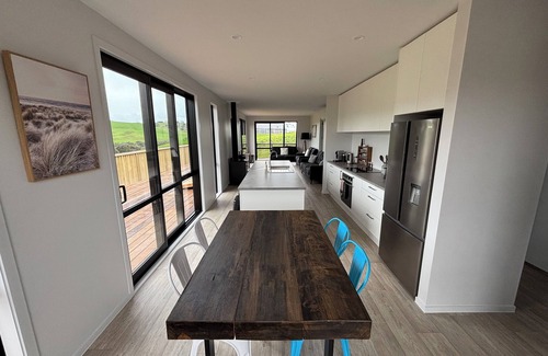 Raglan House | Bring the family to Raglan! Close to the beach with stunning mountain views!