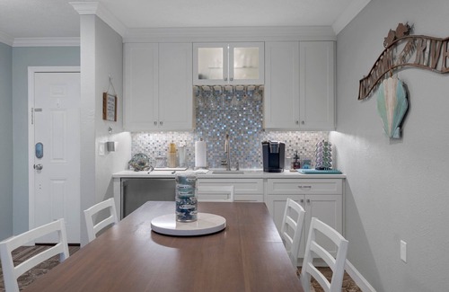 Springs at Kings Bay Condo | Bring your own boat l Waterfront with dock l Sleeps 9