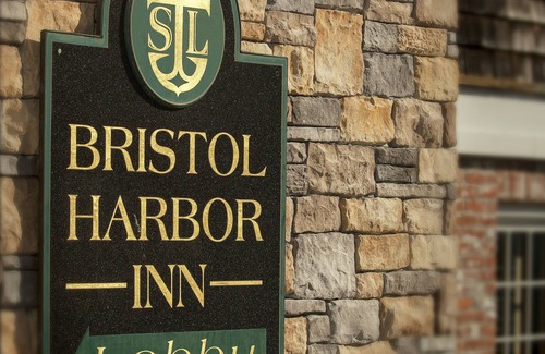 Bristol Apartment | Bristol Harbor Inn - King Studio Suite with Kitchenette