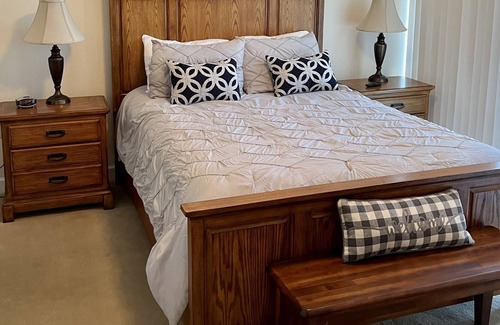 Bluff City Condo | Bristol Raceday Center Condo gated parking
