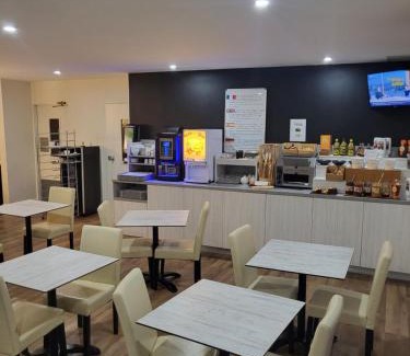 Narbonne Hotel | Brit Hotel Plaisance A9/A61