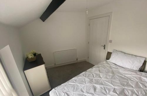 Merthyr Tydfil House | Brithdir Cottage