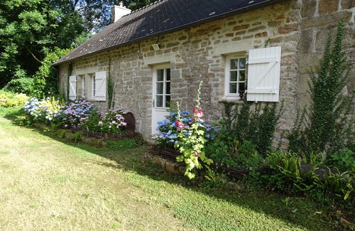 Scaer House | Brittany house in Finistère with fireplace, Pets welcome!