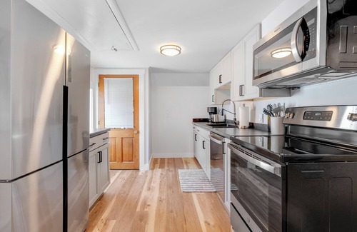 Bethel Apartment | Broad Street 3 | Birch Apartment