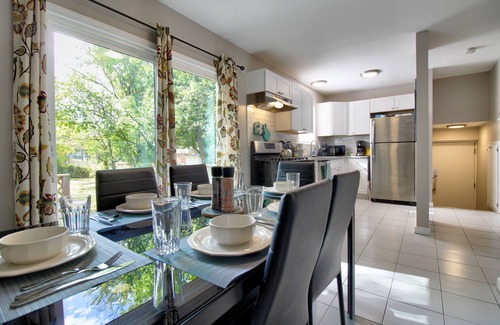Broken Arrow House | "Broken Arrow 3-Bedroom Retreat – Cozy, Family-Friendly with WiFi & AC!"