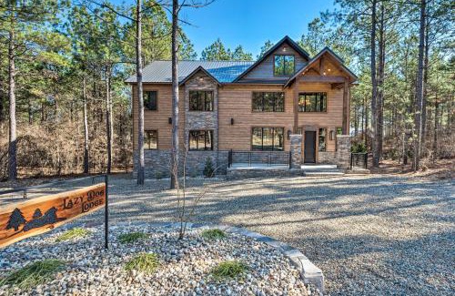 Hochatown House | Broken Bow Lazy Dog Lodge with Hot Tub, Pool Table