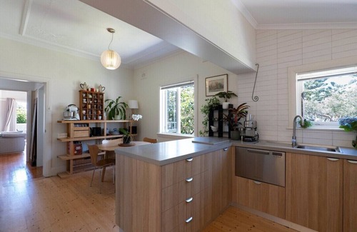 Bronte House | Bronte Boho Chic near Ocean with Parking