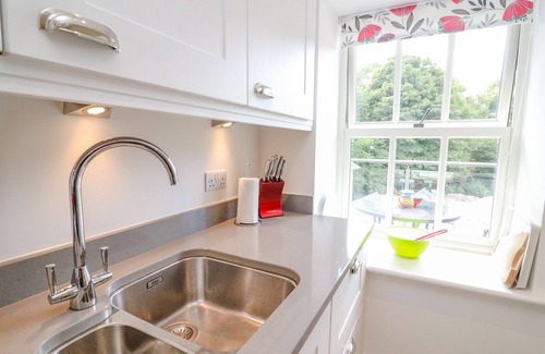 Casterton House | BRONTE HOUSE, romantic, character holiday cottage in Kirkby Lonsdale