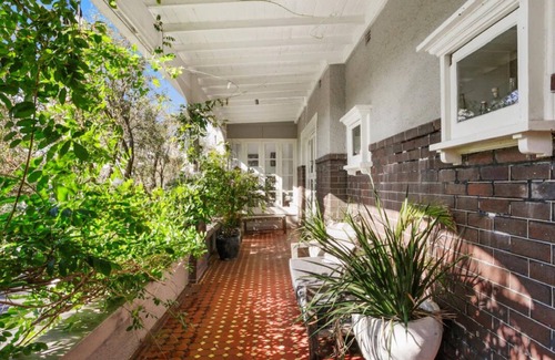 Bronte House | Bronte Paradise ~ Minutes to the beach