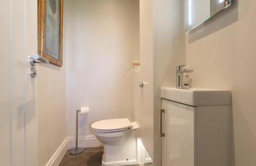 Broad Hinton House | Brookside