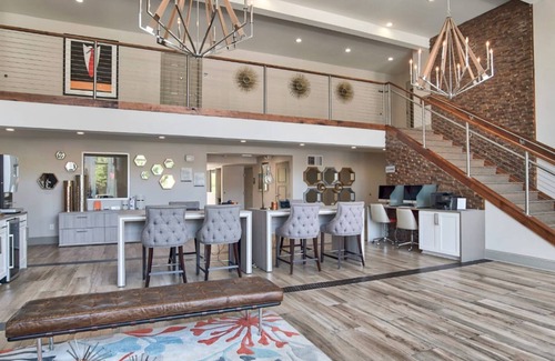 Homewood Apartment | Brookwood 2BD 5 - Two Bedroom Apartment, Sleeps 4