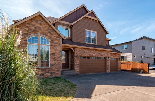 Hillsboro House | Brookwood Manor (5 Bedroom, 14 Guests)