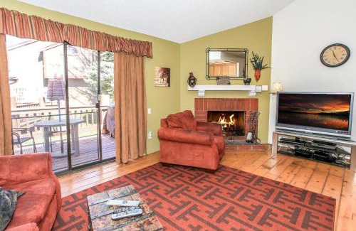 Big Bear Lake House | Brown Bear's Den - Spacious condo within walking distance to all Big Bear has to offer!