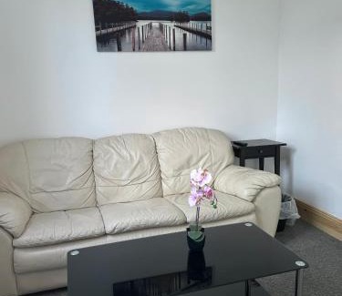 Derby House | Browning House Bedrooms I Long or Short Stay I Special Rate Available