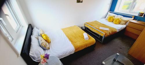 Derby House | Browning House Bedrooms I Long or Short Stay I Special Rate Available
