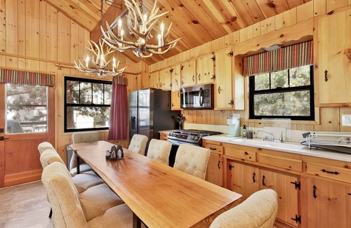 Big Bear Lake Cabin | Bruin Chalet by Big Bear Vacations