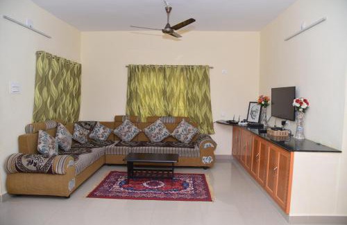 Tirupati Villa | BRUNDHA HOMESTAY Villa with Garden