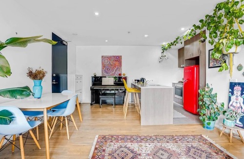 Brunswick Apartment | Brunswick Executive Apt 2BR with parking