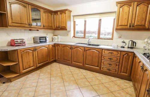 Llanfor House | Bryn Llan