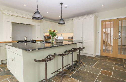 Malltraeth House | BRYN TIRION, family friendly, character holiday cottage in Llangefni