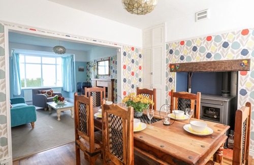 Trearddur Bay Cottage | BRYNGWYN - TREARDDUR BAY, pet friendly, with hot tub in Trearddur Bay