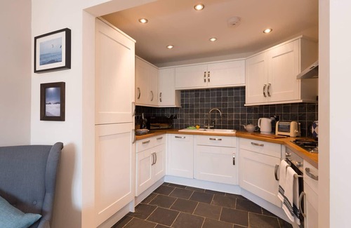 Rhosneigr Cottage | Bryns Eglwys: Pet-friendly two bed holiday apartment in Rhosneigr