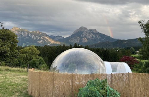 Fuessen RV Rental | Bubble Tent Füssen im Allgäu mit traumhaftem Blick auf Schloss Neuschwanstein